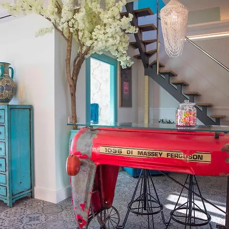 Apartamento Atico Ava Gardner, Penthouse De 2 Dormitorios Y 2 Banos, Solarium Con Vistas Espectaculares, El Apartamento Tiene Una Ubicacion Unica Ya Que En Ascensor Privado Tardamos 2 Mts A La Playa Y A La Vez Estas En El Centro De Appartement