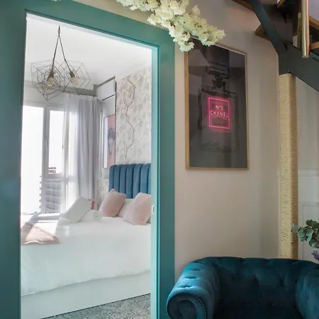 Apartamento Atico Ava Gardner, Penthouse De 2 Dormitorios Y 2 Banos, Solarium Con Vistas Espectaculares, El Apartamento Tiene Una Ubicacion Unica Ya Que En Ascensor Privado Tardamos 2 Mts A La Playa Y A La Vez Estas En El Centro De Appartement Torremolinos