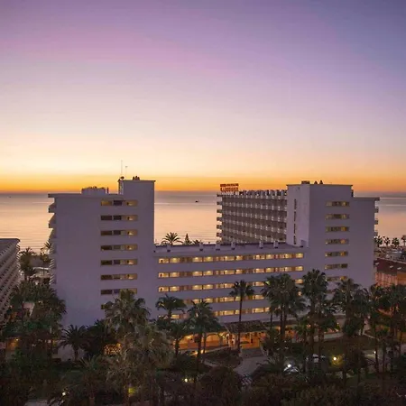 Apartamento Atico Ava Gardner, Penthouse De 2 Dormitorios Y 2 Banos, Solarium Con Vistas Espectaculares, El Apartamento Tiene Una Ubicacion Unica Ya Que En Ascensor Privado Tardamos 2 Mts A La Playa Y A La Vez Estas En El Centro De Appartement Torremolinos