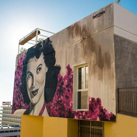 Apartamento Atico Ava Gardner, Penthouse De 2 Dormitorios Y 2 Banos, Solarium Con Vistas Espectaculares, El Apartamento Tiene Una Ubicacion Unica Ya Que En Ascensor Privado Tardamos 2 Mts A La Playa Y A La Vez Estas En El Centro De * Torremolinos