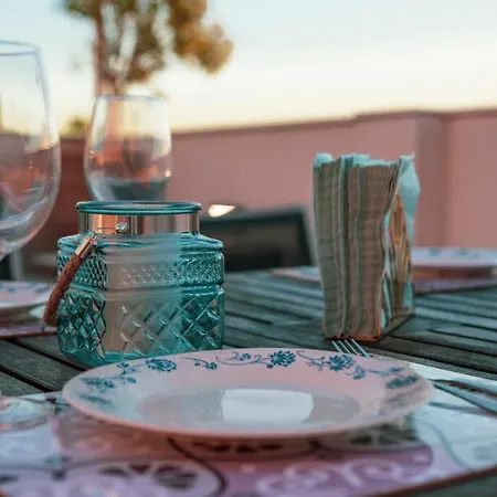 Apartamento Atico Ava Gardner, Penthouse De 2 Dormitorios Y 2 Banos, Solarium Con Vistas Espectaculares, El Apartamento Tiene Una Ubicacion Unica Ya Que En Ascensor Privado Tardamos 2 Mts A La Playa Y A La Vez Estas En El Centro De Appartement