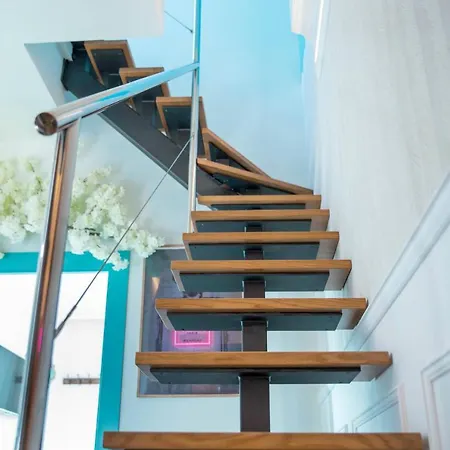 Apartamento Atico Ava Gardner, Penthouse De 2 Dormitorios Y 2 Banos, Solarium Con Vistas Espectaculares, El Apartamento Tiene Una Ubicacion Unica Ya Que En Ascensor Privado Tardamos 2 Mts A La Playa Y A La Vez Estas En El Centro De Appartement