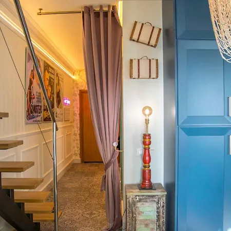 Apartamento Atico Ava Gardner, Penthouse De 2 Dormitorios Y 2 Banos, Solarium Con Vistas Espectaculares, El Apartamento Tiene Una Ubicacion Unica Ya Que En Ascensor Privado Tardamos 2 Mts A La Playa Y A La Vez Estas En El Centro De Apartment Torremolinos