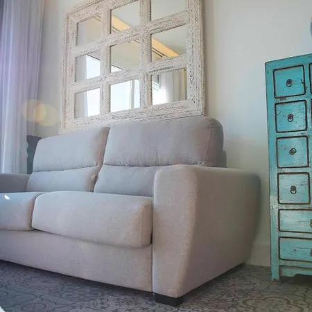 Apartamento Atico Ava Gardner, Penthouse De 2 Dormitorios Y 2 Banos, Solarium Con Vistas Espectaculares, El Apartamento Tiene Una Ubicacion Unica Ya Que En Ascensor Privado Tardamos 2 Mts A La Playa Y A La Vez Estas En El Centro De Apartment Torremolinos